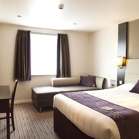 Premier Inn Dundee North Экстерьер фото