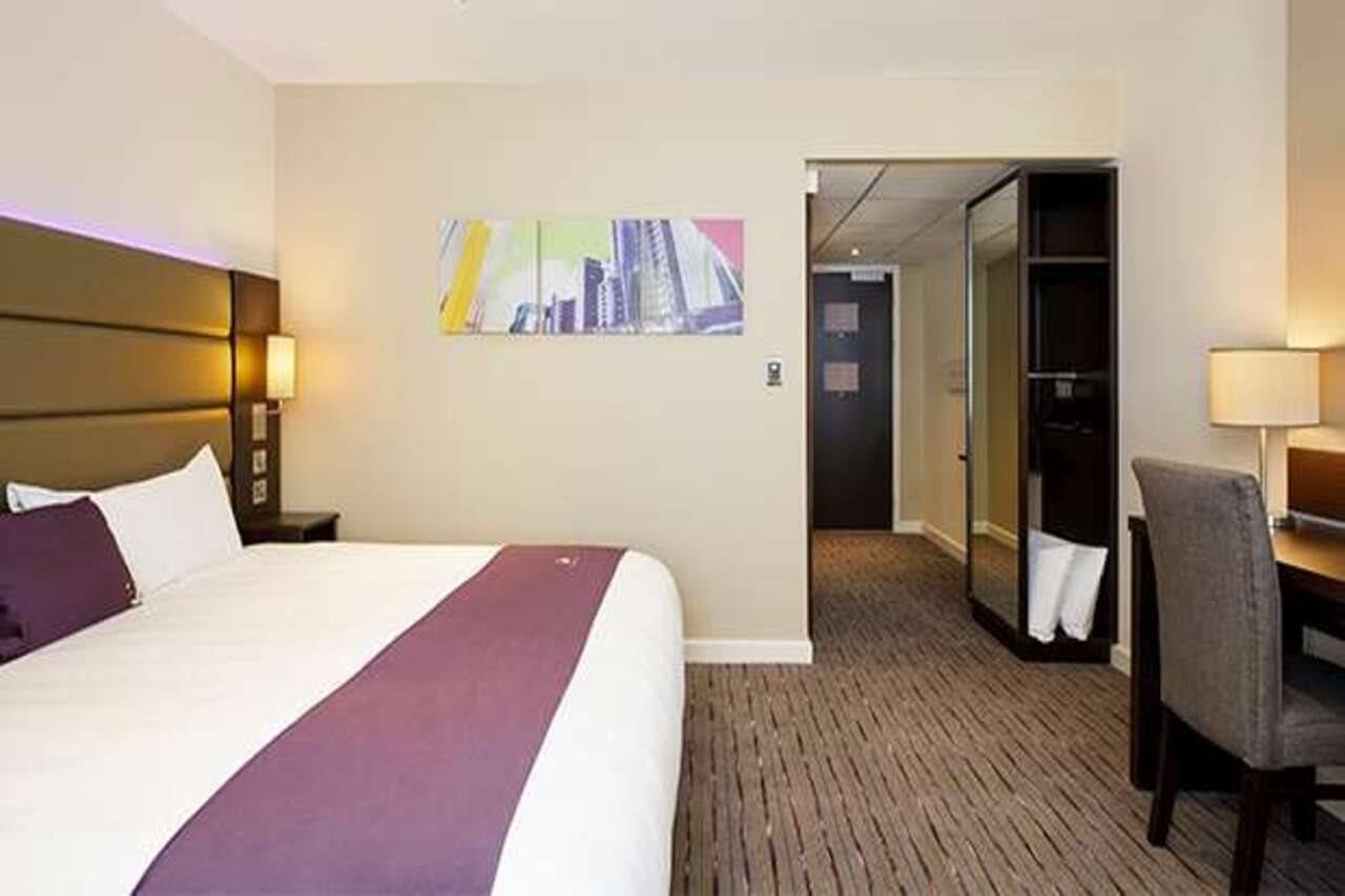 Premier Inn Dundee North Экстерьер фото