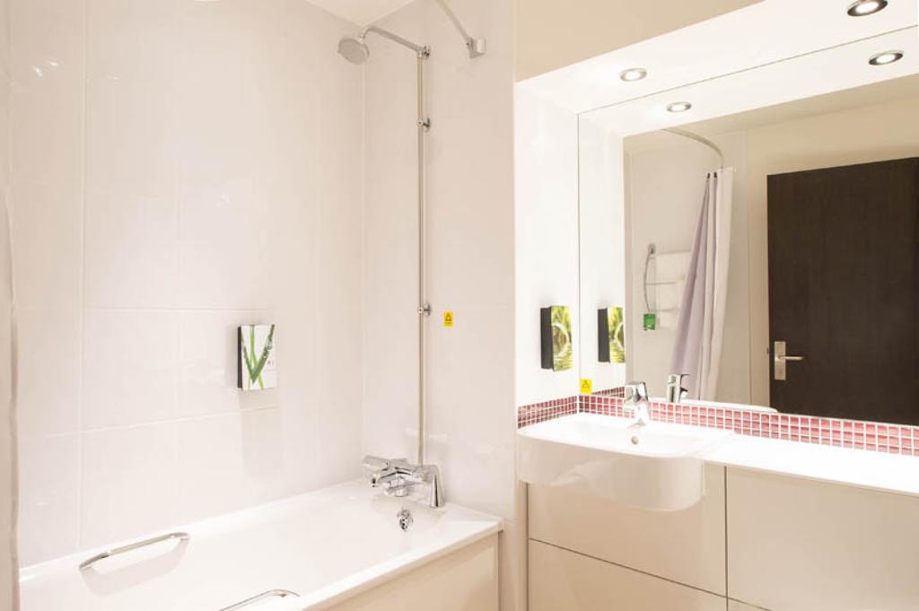 Premier Inn Dundee North Экстерьер фото