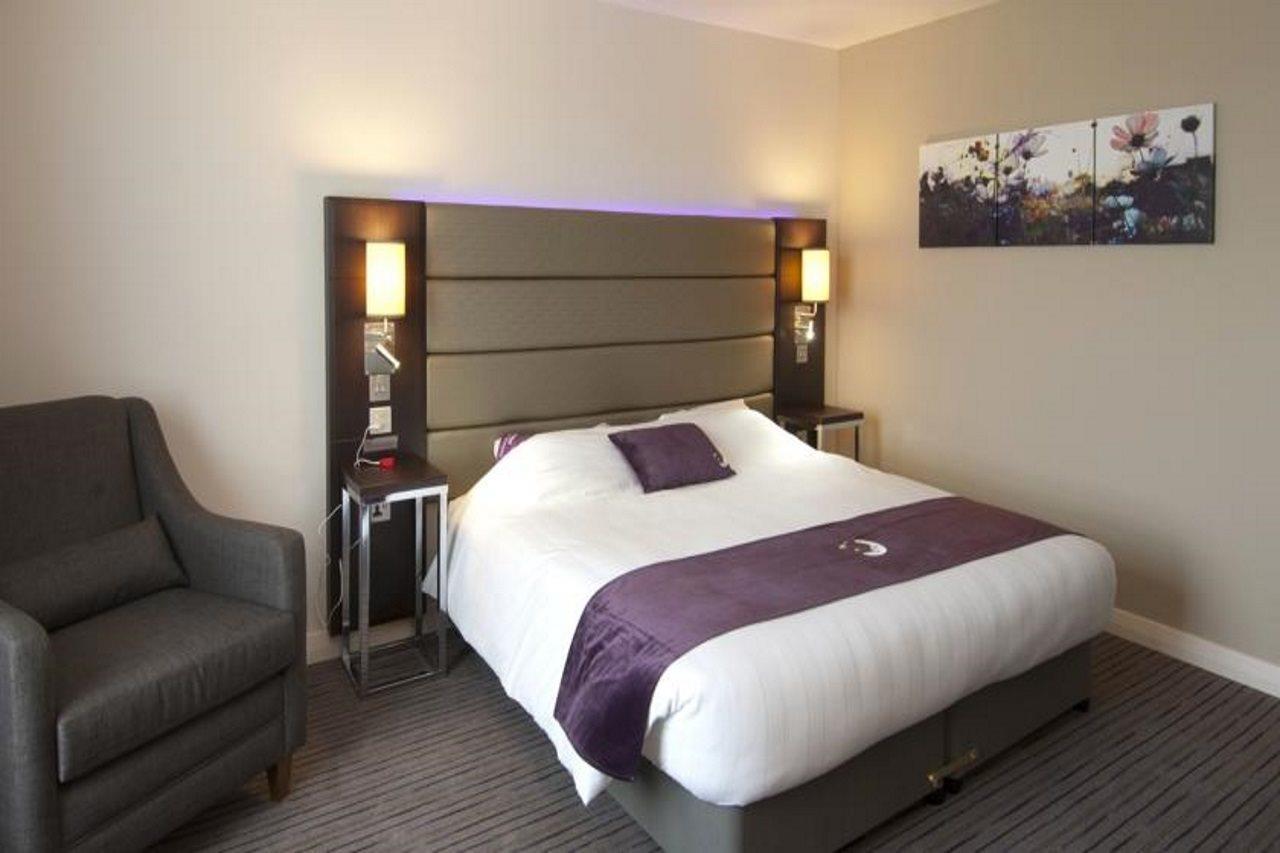 Premier Inn Dundee North Экстерьер фото
